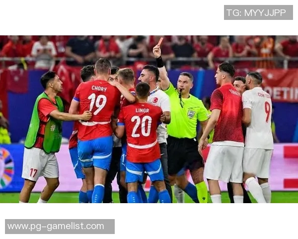 波尔图大胜尤文图斯五比一乌龙球引发全场热议与争议判罚