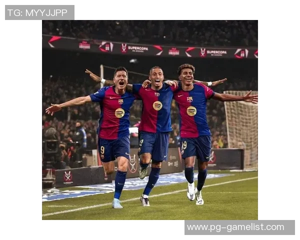 国王杯激战：多特蒙德与巴黎圣日耳曼战平争议判罚引发全场热议