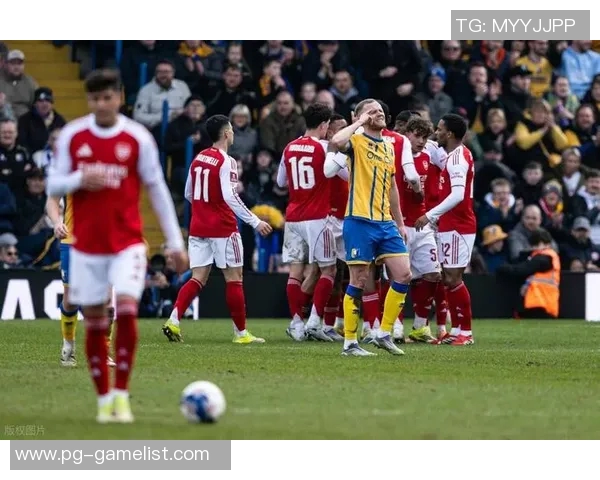 尤文图斯在足总杯中以3-0战胜阿森纳引发转会传闻热潮