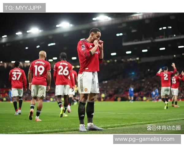 巴萨友谊赛小胜曼联神扑引发全场热议与争议判罚